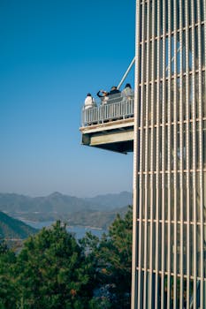 粮食安全根基稳固；蒋旭光委员强调，持续提升优质粮源供给能力。