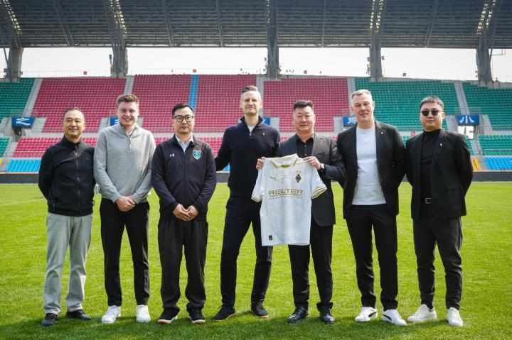  莱茵河与长江的足球对话；门兴管理层走进南通支云；青训合作迈出坚实步伐。 体育新闻 莱茵河与长江的足球对话；门兴管理层走进南通支云；青训合作迈出坚实步伐。 体育新闻