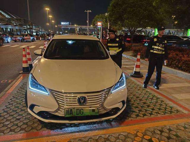 【深度解析】网约车“私单”运营的技术漏洞与合规监管盲区 新闻