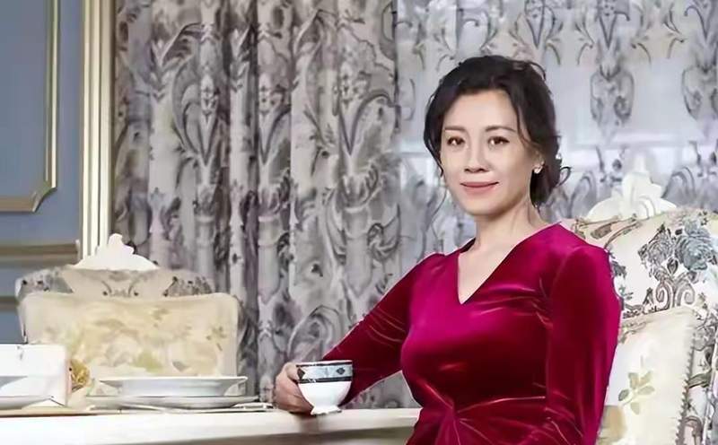  【情感关系深度拆解】从三年同居无果到幸福再婚：一个关于沉没成本与及时止损的实战复盘 情感心理